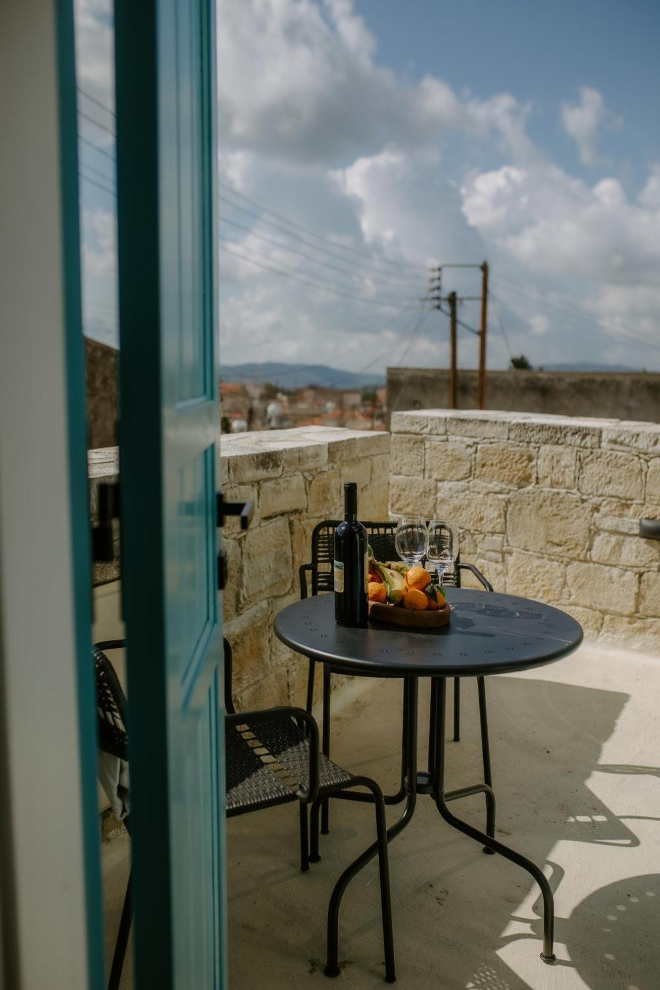 Smaragda'S Guest Rooms Limassol Exterior photo
